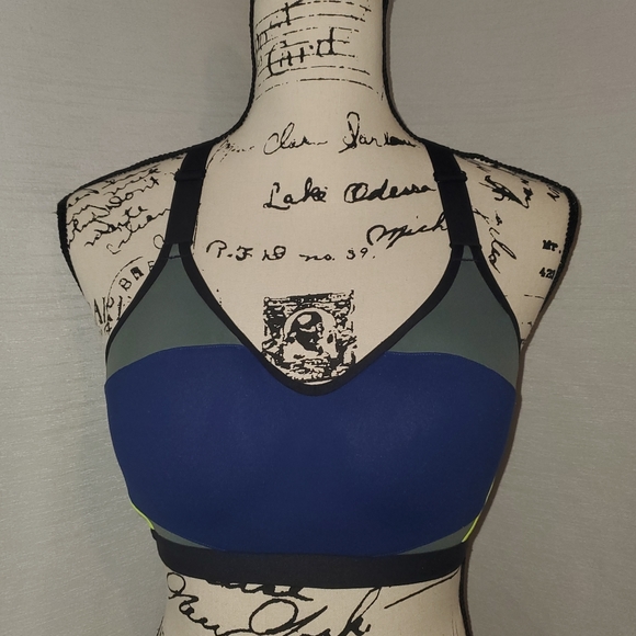 Victoria Secert Sports Bra - Picture 1 of 3